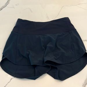 Lululemon speed up high rise shorts size 4. Navy. Excellent condition